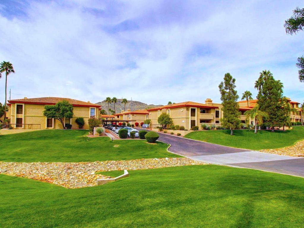Private Resort Community -- ½ Mile Walk To Hiking & Biking At N. Mtn. Preserve! Phoenix Exteriör bild
